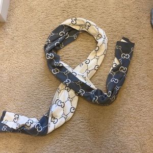 GUCCI scarf